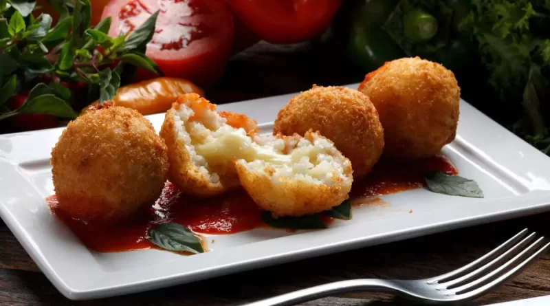 Como Fazer Bolinho de Arroz Crocante e Saboroso