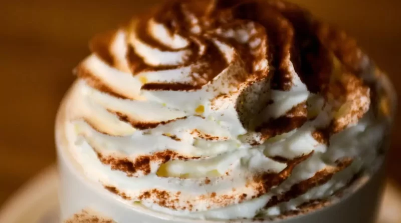 Como Fazer Chantilly Perfeito com Apenas 3 Ingredientes